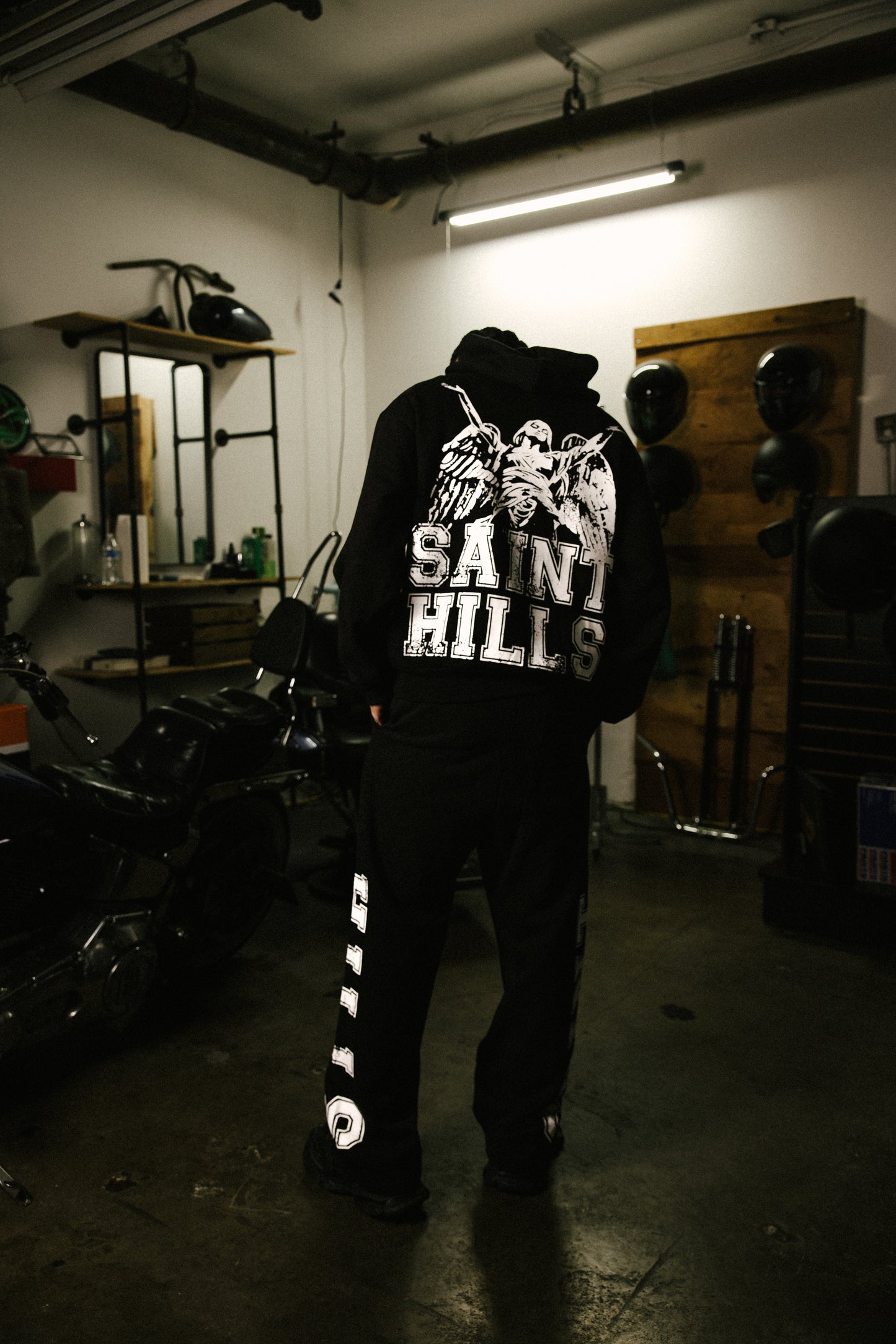 Saint Hills Hoodie Black
