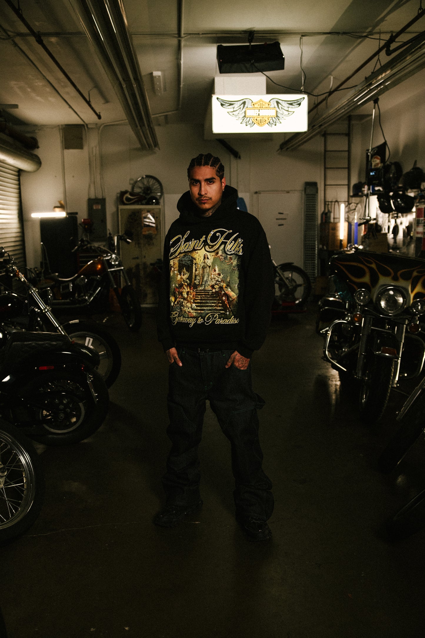 Gateway To Paradise Hoodie Black